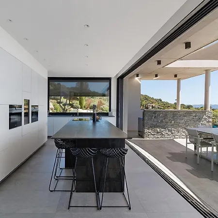 Style Sea Views Pool Sleeps 12 *